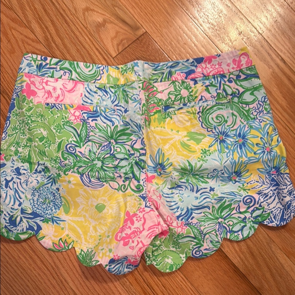 Lilly Pulitzer Women's Floral Print Shorts - Picture 3 of 3